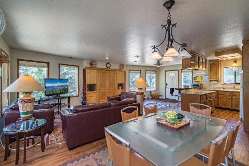 Group Getaways Holiday Home 4030 image 2